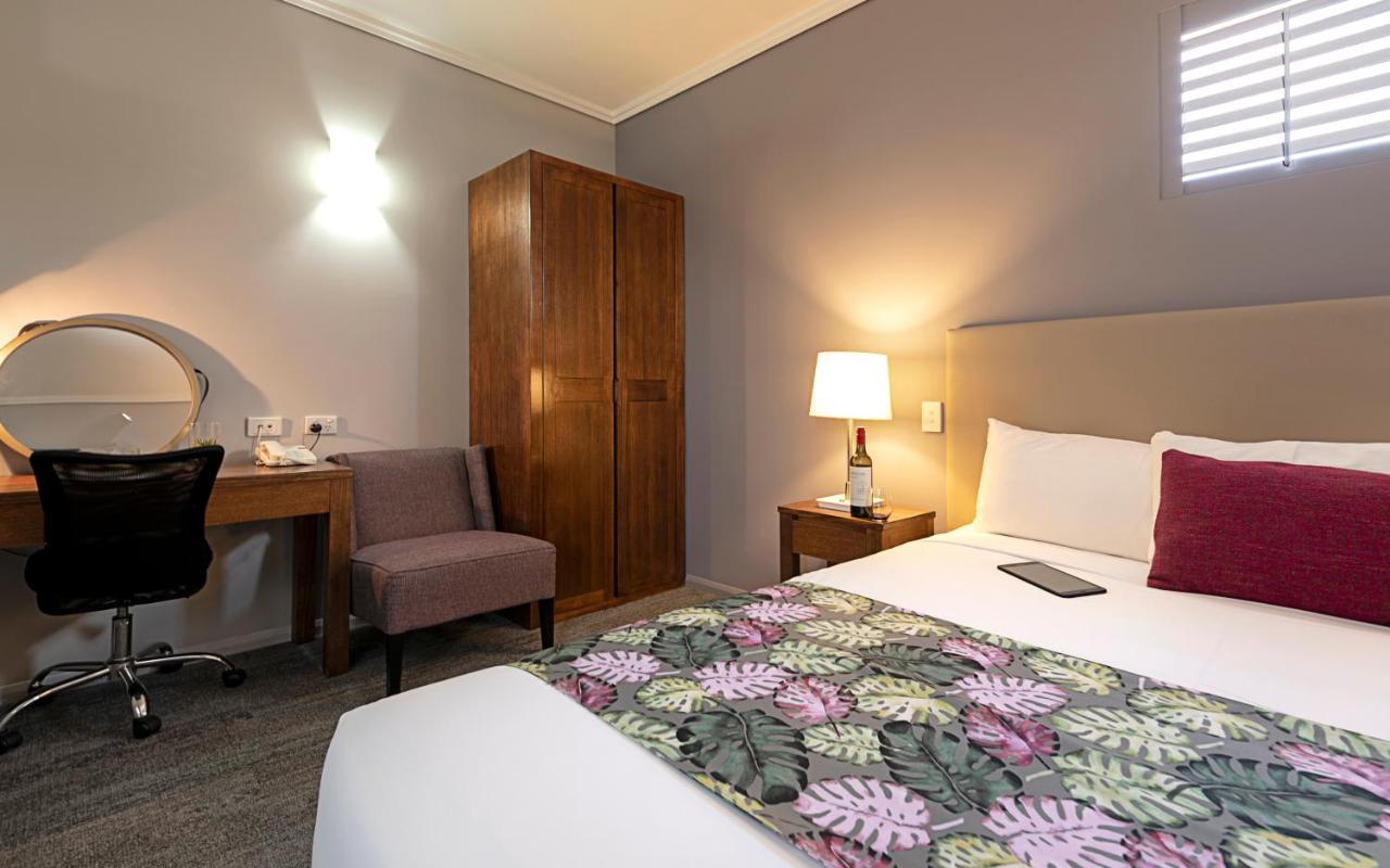 Coachmans Inn Warwick Esterno foto